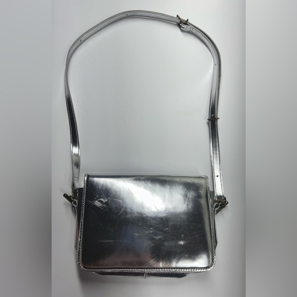 MADEWELL The Toggle‎ Flap Crossbody Bag in Specchio Leather - Silver - Picture 2 of 10